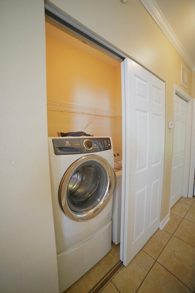 Building Photo - 2400 Fred Smith Rd