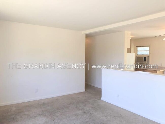 Building Photo - 230 Frances Dr NW