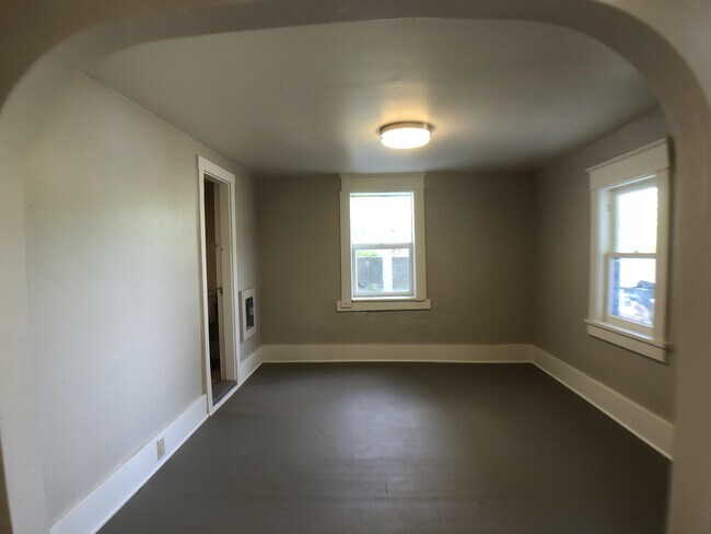 Building Photo - 646 Washington Ave