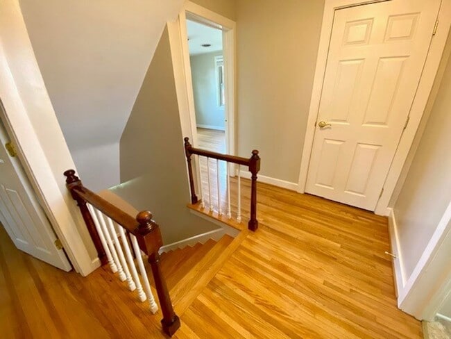 Building Photo - JUST REDUCED!!  Gorgeous 3 Bedroom Renovat...