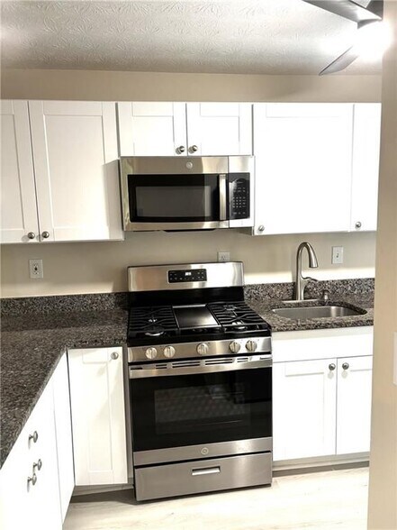 Building Photo - 504 Wynnes Ridge Cir