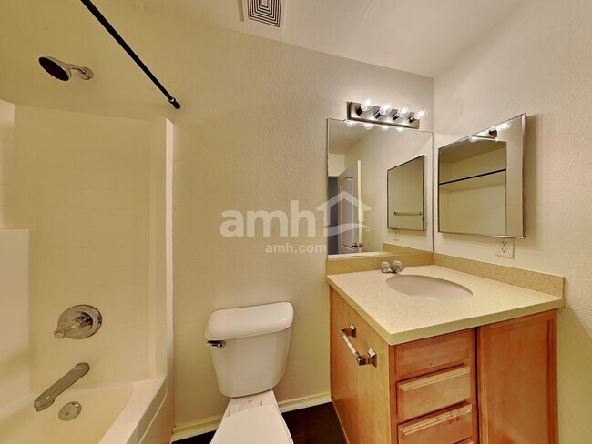 Building Photo - 16106 N 170th Ln