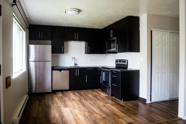 Building Photo - Harold Street Triplex