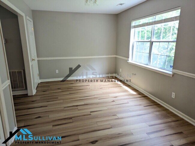 Building Photo - 7 Albert Ct