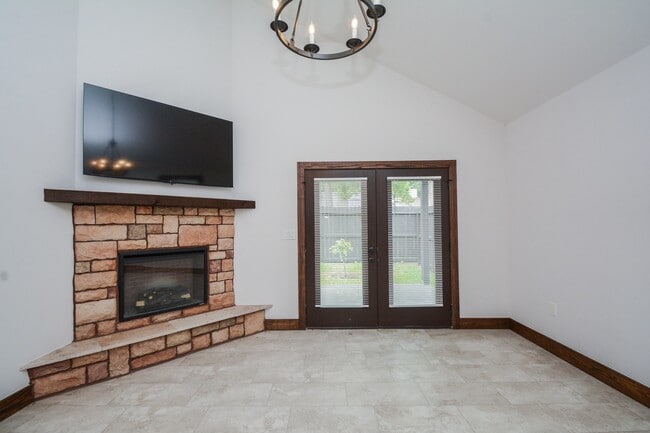 Building Photo - 29529 Turnbury Village Dr