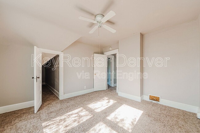 Building Photo - 929 5th St