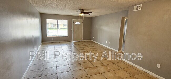 Building Photo - 725 Northlake Blvd