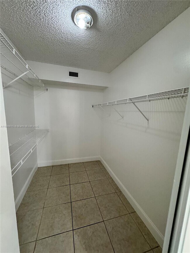 Building Photo - 8801 Wiles Rd