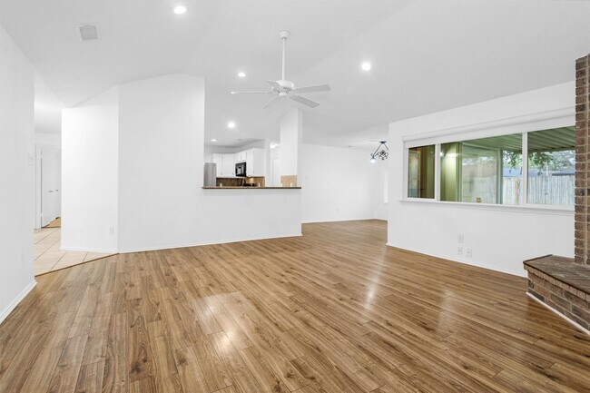 Building Photo - 1215 Three Forks Dr