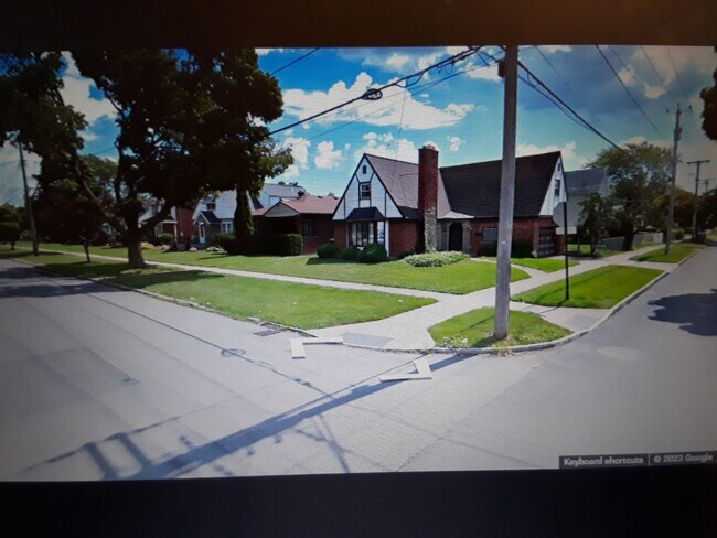 road view - 2203 Forest Ave