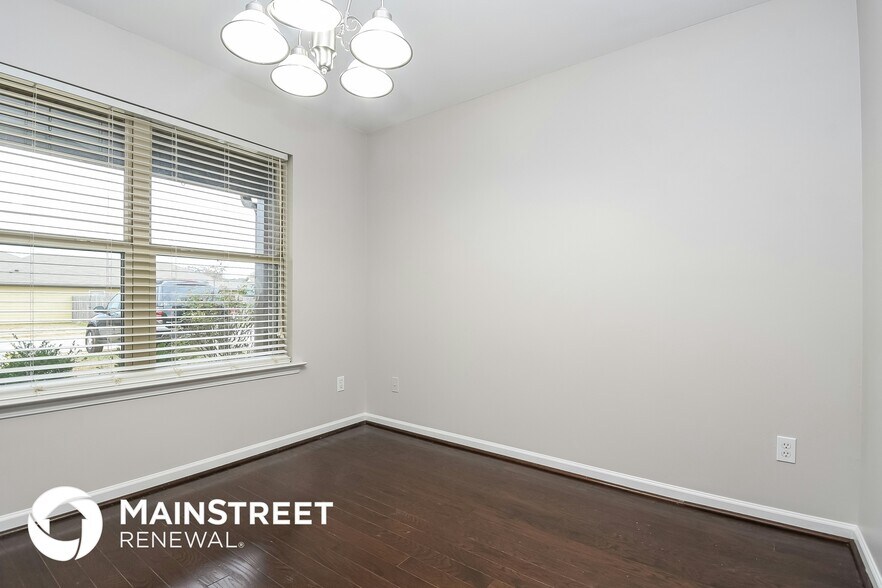 Building Photo - 137 Union Station Dr