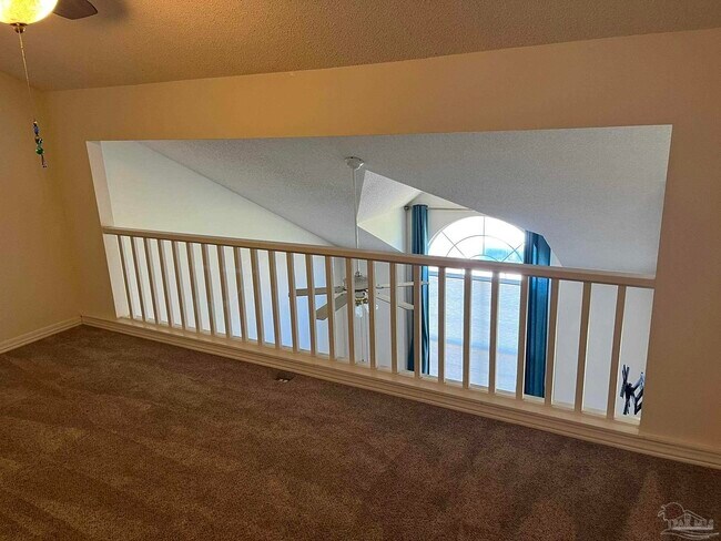 Building Photo - 1348 Redwood Ln