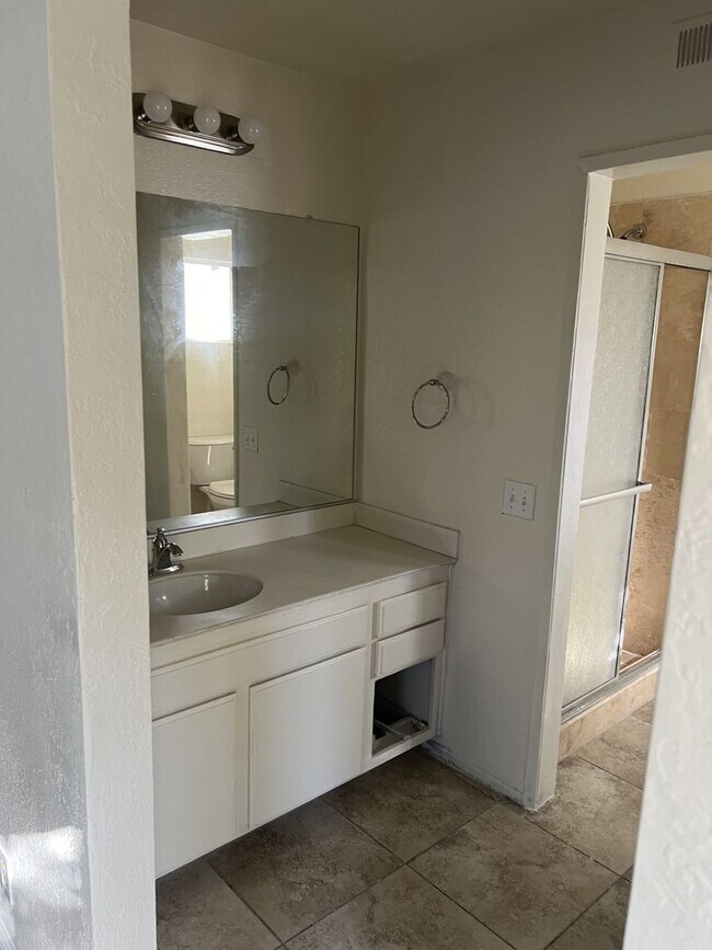Building Photo - 1772 Corta Cresta