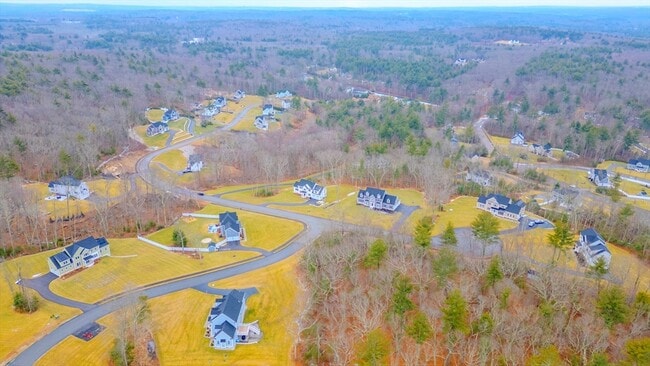 Building Photo - 18 Locust Hill Dr