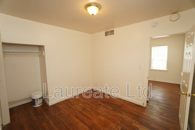 Building Photo - 1436.5 Kenton St