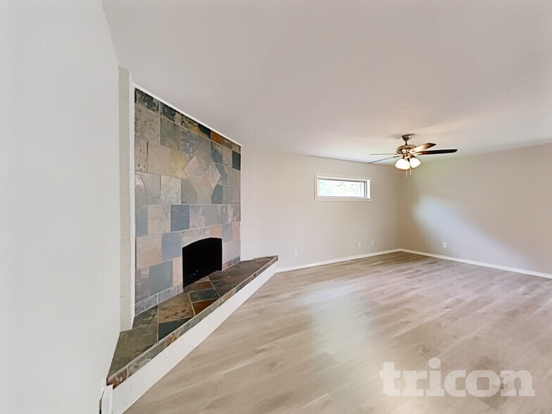 Building Photo - 416 Forestwood Dr