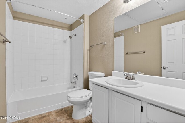 Building Photo - 5401 E Van Buren St