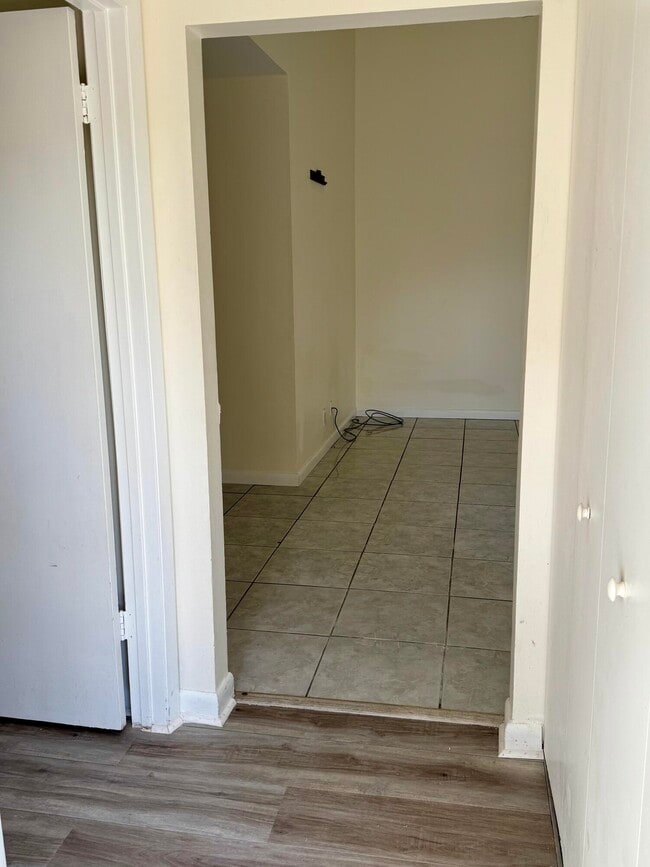 Building Photo - 1301 Waterview Cir