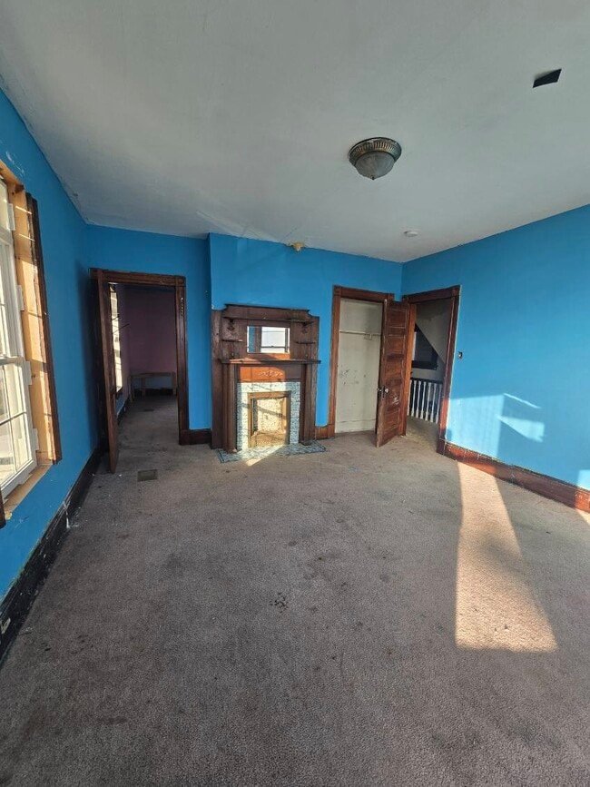 Building Photo - 17 7th St