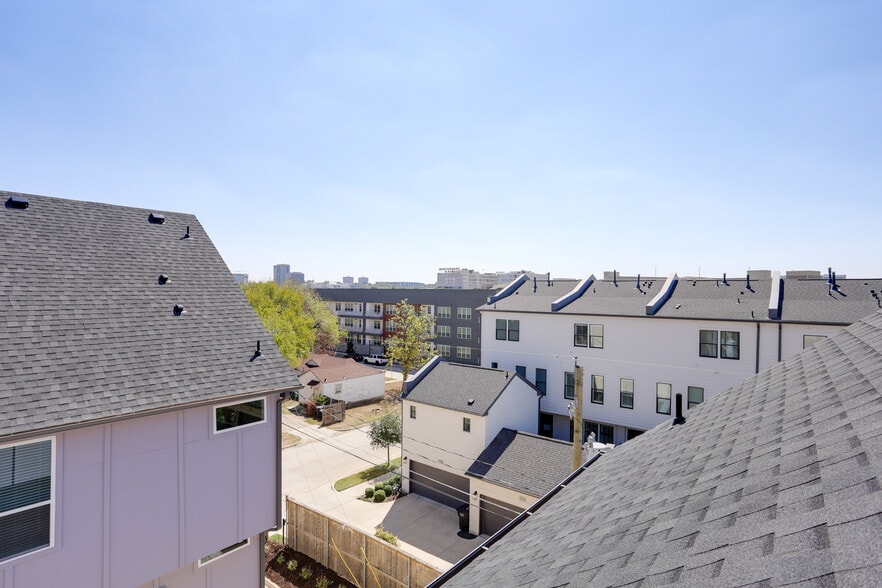 Building Photo - 2805 Weisenberger St