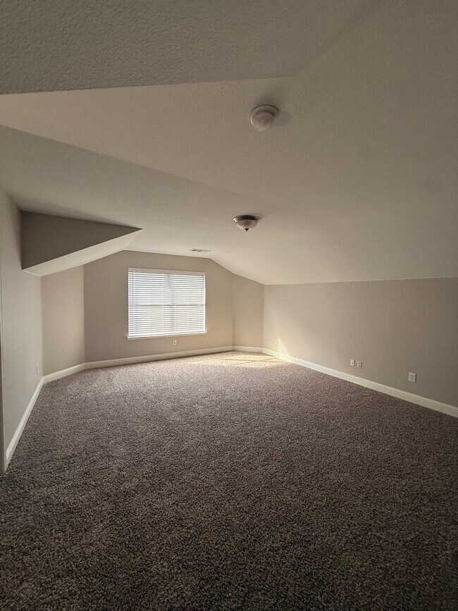Building Photo - 3105 Whispering Pine Blvd