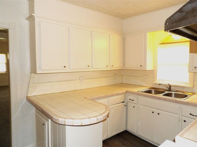 Building Photo - 2803 NW 17th St