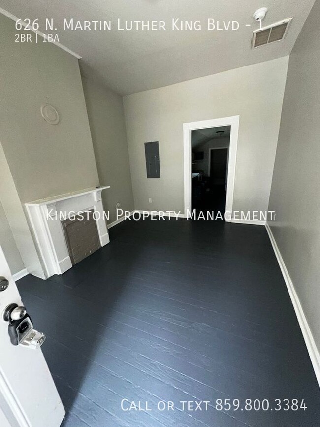 Primary Photo - Charming Two Bedroom Available Now! 1/2 of...