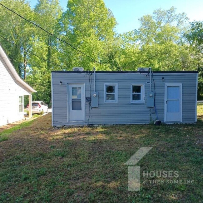 Building Photo - 120 Owens St