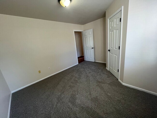 Building Photo - Beautiful Home in North East Fort Collins