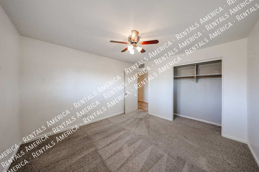 Building Photo - 7502 E Minnezona Ave