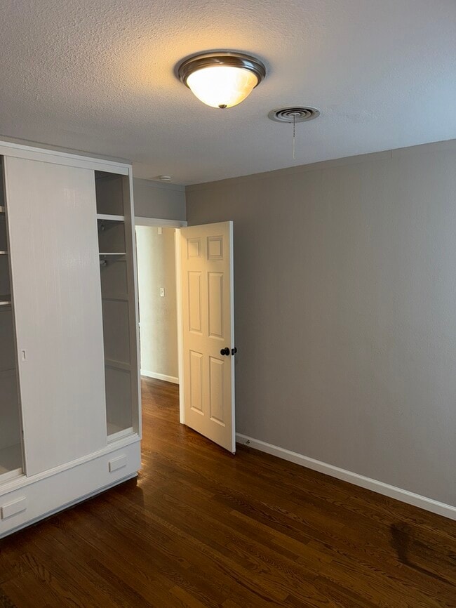 Building Photo - 4407 Diamondhead Dr