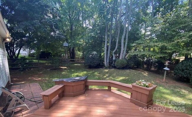 Building Photo - 9114 Strattonville Ct