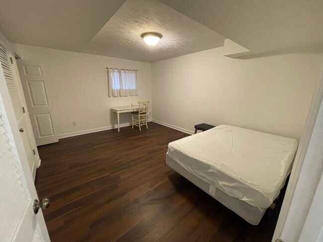 Bedroom - 4015 Heather Ct