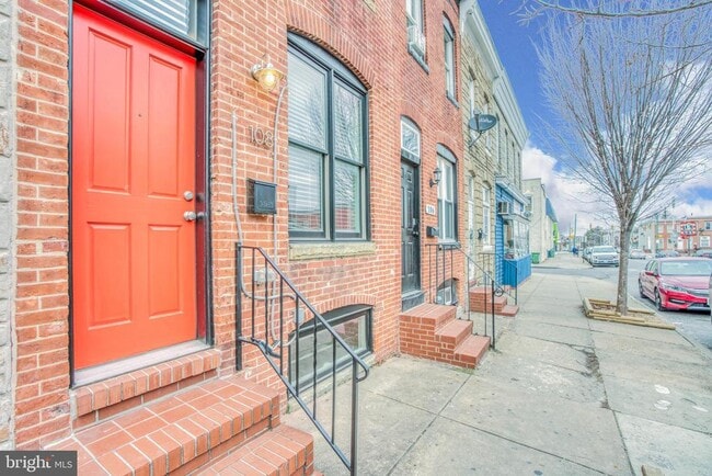 Building Photo - 108 S Conkling St