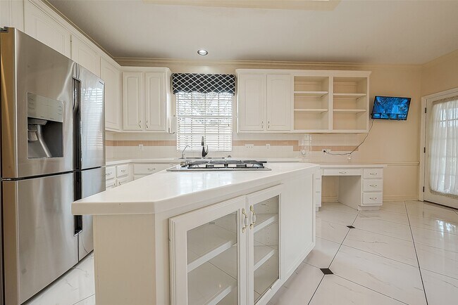 Building Photo - 1914 Rosebay Ct