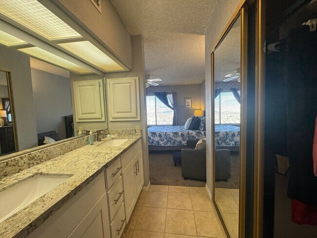 Building Photo - FURNISHED 2BR CONDO w/Utilities Water View Gated NO STAIRS