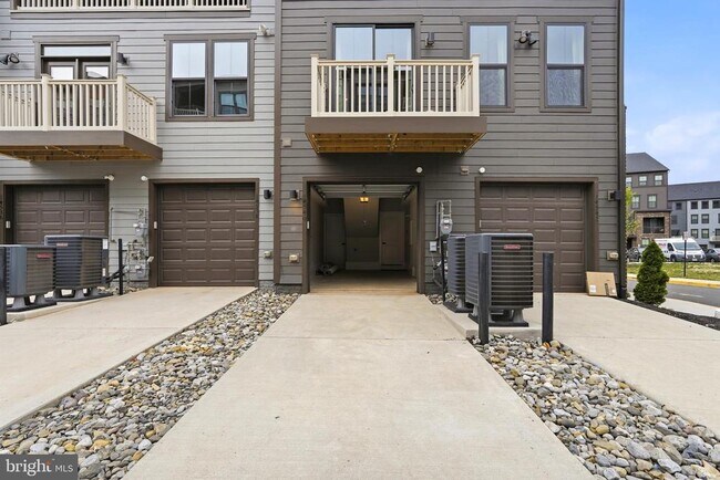 Building Photo - 14540 George Carter Way