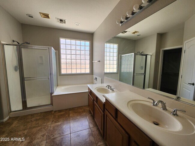 Building Photo - 18805 E Mockingbird Dr