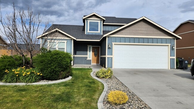 Primary Photo - 3bed 2.5 bath house near Park Orchard School