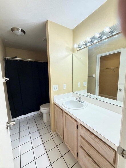 Building Photo - 8402 Waterview Way
