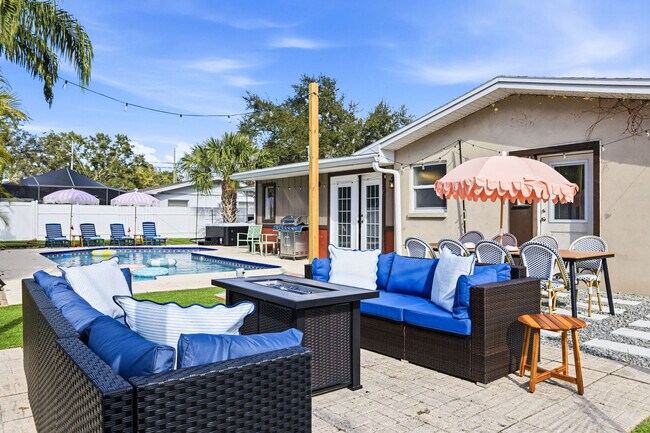 Building Photo - 1132 Gershwin Dr