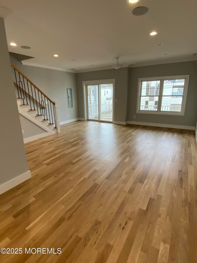 Building Photo - 51 Miller St