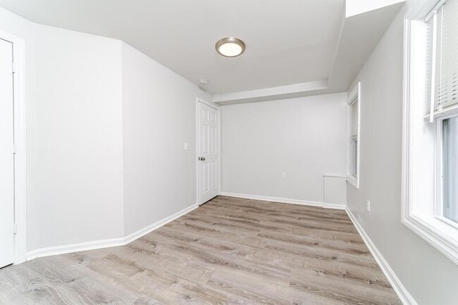 Building Photo - 824 2nd St