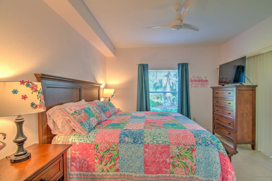 Building Photo - 9187 Celeste Dr