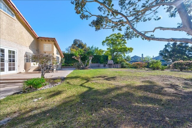 Building Photo - 407 Village Center Dr