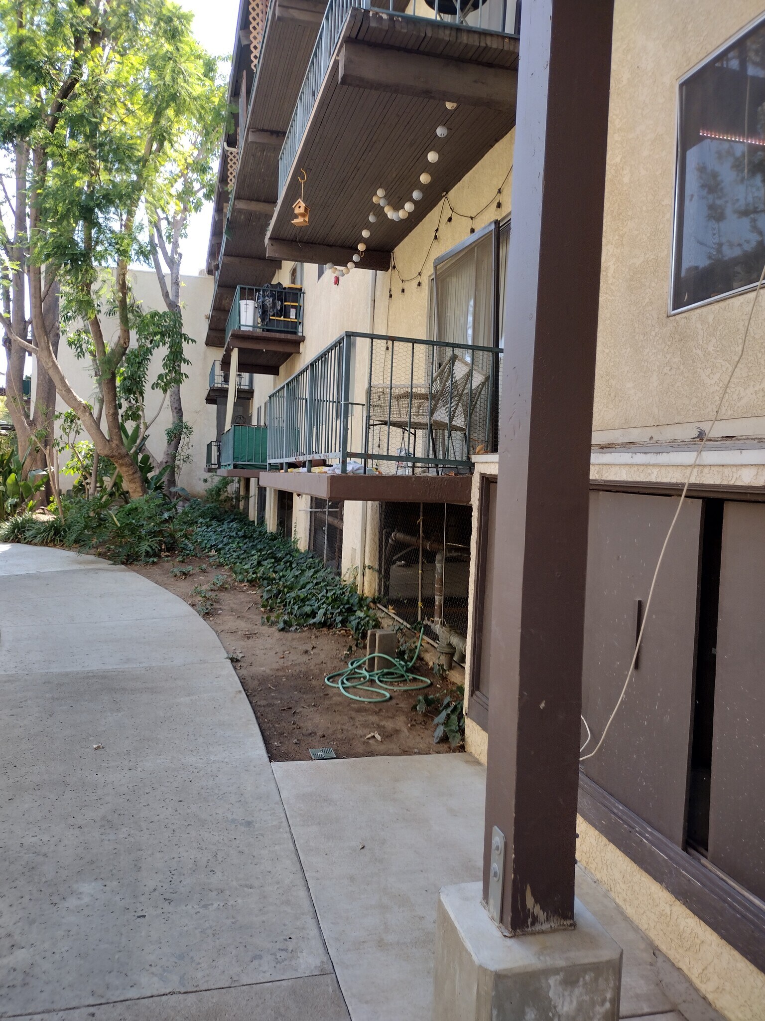 Building Photo - 5460 White Oak Ave