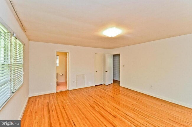Building Photo - 100 Mel Mara Dr