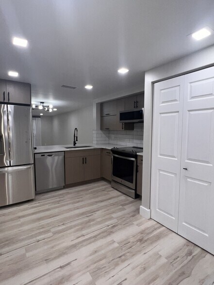 Building Photo - 4746 NW 89th Ave