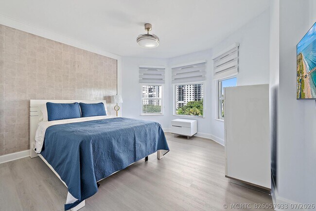 Building Photo - 2070 N Ocean Blvd