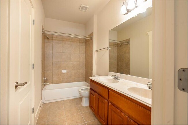 Building Photo - 210 Rivulet Ln